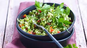 5 Recettes Gourmandes A Preparer Avec Du Brocoli Cru En 2020 Brocoli Cru Taboule De Chou Fleur Recette Gourmande