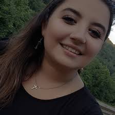 Yal my baby meowed till I let her out last night about 4am. I sat with her  for 30 minutes & watched her smell the front yard, & let me love on