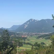 Bürgermeister stephan märkl treibt eine sorge um. Wanderweg Eibsee Garmisch Partenkirchen Wanderweg Grainau Bayern Deutschland Pacer