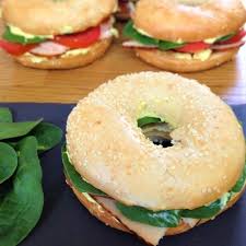 Bagels Au Poulet Fume Et Cornichons Doux De Julie Andrieu Poulet Fume Bagels Alimentation