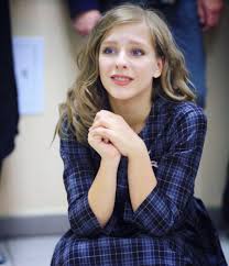 Лиза арзамасова устроила нежную летнюю фотосессию. Rokovaya Zhenshina Liza Arzamasova Predstala Pered Poklonnikami V Novom Obraze