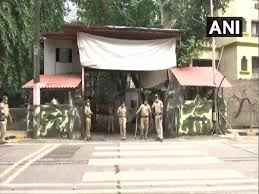 Explore tweets of uddhav thackeray @uddhavthackeray on twitter. Security Tightened At Uddhav Thackeray S Residence As Maharashtra Cm Gets Calls On Behalf Of Dawood Ibrahim India News
