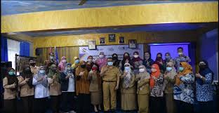 Otomatisasi dan tata kelola perkantoran. Pelatihan Penggunaan Aplikasi Akuntansi Accurate Bagi Guru Smk Negeri 1 Palembang Kampus Mdp