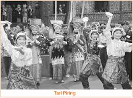 Maybe you would like to learn more about one of these? Rumah Adat Dan Tarian Minangkabau Musik Sastra Sistem Kepercayaan Kekerabatan Politik Dan Ekonomi Suku Minangkabau Minang