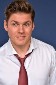 Nicholas Hunt's Instagram, Twitter & Facebook