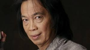 Bagi yang pernah menonton filem pinjamkan hatiku (2017) pasti akan tahu lagu ini. Lirik Dan Chord Lagu Pelangi Chrisye Bagaikan Langit Berpelangi Surya