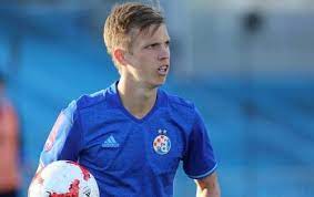 He can play as either an attacking midfielder or a winger. Barselona Mozhet Podpisat Dani Olmo Iz Zagrebskogo Dinamo