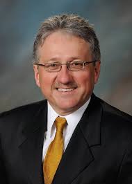 Dennis Leader's Instagram, Twitter & Facebook