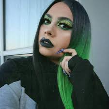 Stephanie Guzman (@stephinika)