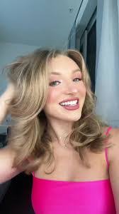 Marissa Carlson's Instagram, Twitter & Facebook