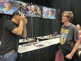 Matthew Lillard Meets His Doppelganger From Bossier City