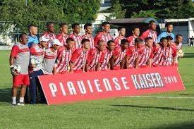 O 4 de julho esporte clube, atual campeão profissional piauiense, também conhecido como gavião colorado, foi fundado na década de 70, mais precisamente no ano 1974, na cidade de piripiri, estado do piauí, por um grupo de atletas amadores. 4 De Julho Mostra Seu Cartao De Visitas Ao Altos E Os Adversarios Que Se Cuidem Na Esportiva Fabio Lima Cidadeverde Com