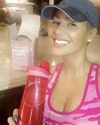 Jameela Jamil Is Calling Out Celebrities Who Push Detox Teas One By One In  A Savage Way