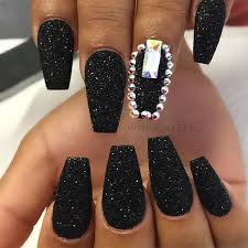 Black And Gold Glitter Coffin Nails 33 Black Glitter Nails Designs That Are More Glam Than Goth Black Nails With Glitter Black Nail Designs Nail Designs Glitter