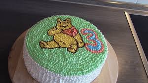Juhu ich hab meine erste motivtorte gebacken winnie puuh. Winnie Pooh Torte Youtube
