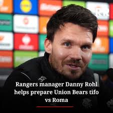 Danny Rohl joined the Union Bears in preparing a tifo for tonight's match.  He gets it 🤝💙