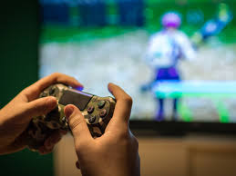 Lo negativo es que hay niños de 8 años en juegos que son para cuando se tiene más edad o jugar con un menor que en realidad es un adulto, reconoce. La Oms Recomendo Jugar Videojuegos Durante La Cuarentena Desde Su Cuenta De Twitter Infobae