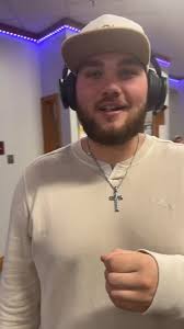 Hall Chap•lain [hah-ull chap-linn] Noun 1. one who chaplains a hall. see- Ian  Hines, Martin Hall Synonyms- stud muffin, semi truck Origin- Middle English  from medieval Latin- hallus chapellus