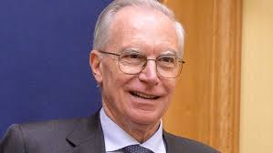 È stato segretario generale della cgil dal 2002 al 2010 e dall'11 maggio 2013 al 15 dicembre 2013 segretario del partito democratico. Qpi9l 6y Caxom