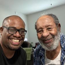 Season Pass and Stasis Glaive in Destiny 2