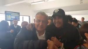 Ricardo was a dentist who started to paint his face so that kids would not be afraid of him as he worked on their teeth. Dfiuj0f8ks Jzm