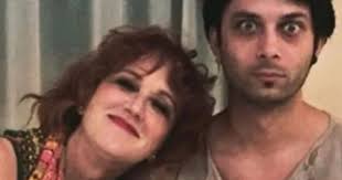 Последние твиты от fiorella mannoia (@fiorellamannoia). Fiorella Mannoia Si Sposa Con Carlo Di Francesco Piu Giovane Di 26 Anni Ecco Chi E Il Fatto Quotidiano