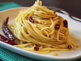 Aggiungete l'acqua e il sale e portate a bollore 7 minuti, 100°, velocità 1. Spaghetti Aglio Olio E Peperoncino Tasty Kitchen A Happy Recipe Community