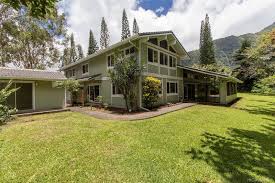 From the most elegant grand homes on acres to the quaintest of condos, all exude warmth. Haiku Plantation Luxury Estate Homes Hawaii Real Estate Market Trends Hawaii Life