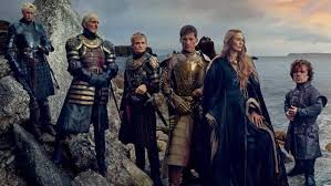 Alors que la plateforme de streaming us travaille actuellement sur deux séries quoi de mieux qu'un livre pour occuper les longues journées hivernales, en plus si c'est un livre sur game of thrones alors c'est tout bon ! Game Of Thrones Des Livres De George R R Martin A La Serie Hbo