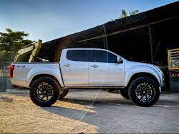 pin by dam auto car on isuzu vcross suv trucks dam car