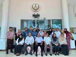 Pejabat pertanian daerah larut matang dan selama 34000 taiping, perak. Jabatan Ketua Pengarah Tanah Galian Persekutuan Lawatan Kptg Ke Pejabat Daerah Dan Tanah Sri Iskandar Dan Pejabat Daerah Dan Tanah Batang Padang