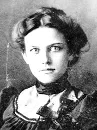 In 1886, Frances “Fannie” Lee Harris was born in the coastal town of  Darien, nestled in McIntosh County, Georgia—a region once pulsing with the  legacy of Gullah-Geechee culture and post-Reconstruction resilience. Her