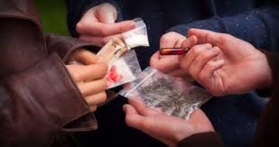 Resultado de imagen para imagenes de consumo de drogas en adolescentes