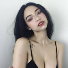 Mariah Curry (mariahcurryyy11)