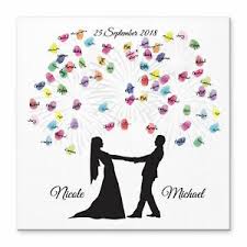 Eine leinwand für fingerabdrücke ist eine moderne, kreative art, wie sich die gäste auf einer hochzeit verewigen so wird der baum mit jedem einzelnen fingerabdruck ein bisschen voller. Gastebuch Hochzeit Brautpaar Leinwand Personalisiert Namen Fingerabdruck Ebay