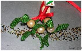 Petites Decorations De Noel Faites En Perles Decoration Noel Creation De Noel Noel