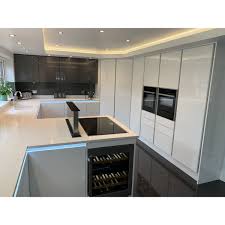 kitchen style; true handleless