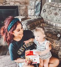Chelsea houska, 25, has welcomed her second child. Chelsea Houska Confirms Pregnancy 4 With Unique Instagram Post