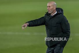 .un real madrid que quiere resarcirse del tropiezo de elche y un celta que llega lanzado con el celta, que no para de ganar desde el chacho coudet se sentó en su banquillo, quiere meterse en. Susunan Pemain Real Madrid Vs Celta Vigo Republika Online