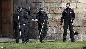 Man Is Arrested Over Bomb Alert At Queen S Edinburgh Home Palace Of Holyroodhouse Daily Mail Online