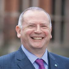 Mr. Douglas Blackstock 杜格斯．柏士德先生