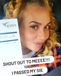 Michelle Ewald's Instagram, Twitter & Facebook