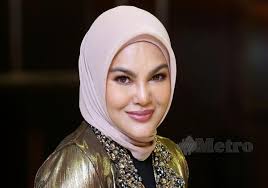 Datin seri umi khalsum binti rahmad ali atau lebih dikenali sebagai umie aida (lahir 18 januari 1974) merupakan seorang pelakon, penyanyi, penerbit dan ahli perniagaan malaysia. Umie Maafkan Erra