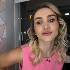 Loiro dourado… e esses cachos perfeitos!!!