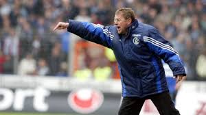 W niemieckich mediach już pisze się o szoku w klubie, gdyż wcześniej nic na to nie wskazywało. Bundesliga Fc Schalke 04 Rangnick Kommt Magath Will Geld Sport Sz De