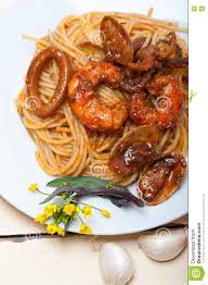 J'adore les plats de spaghetti italiens. Pates Italiennes De Spaghetti De Fruits De Mer Sur La Sauce Tomate Rouge Image Stock Image Du Rouge Tomate 72045007