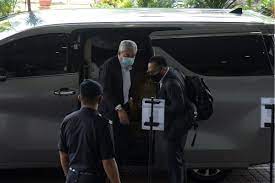 Everyone is asked to leave the building immediately pic.twitter.com/r98q53fm9b. Zahid S Four Years As Home Minister Used To Amass Wealth Says Prosecution In Foreign Visa System Graft Trial Edgeprop My