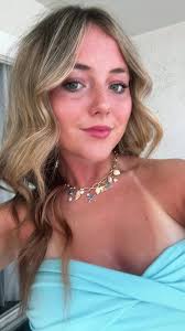 addie 🌸⚡️🛍️🪩🛼 (@addie_watson2)