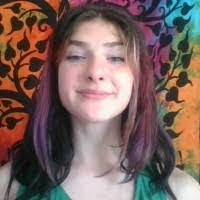 Vicki Marlow's Instagram, Twitter & Facebook