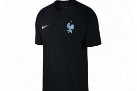 Site de foot sur l'equipe de france créé et administré par greg vacher. Equipe De France Un Nouveau Maillot Noir Que Les Joueurs Ne Porteront Pas